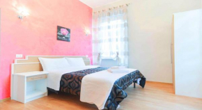 Отель Trani Rooms  Рим